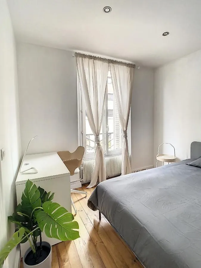 Grand Cozy Appart - Proche Metro Paris - Spots Touristiques Ivry-sur-Seine Apartment